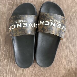 Givenchy logo slide sandal - size us 7 / 37 EU